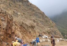 طريق “الحدادة والذراي” بريمة.. اللمسات الأخيرة تواجه خطر التوقف