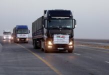 وصول قافلة مساعدات غذائية أردنية إلى اليمن